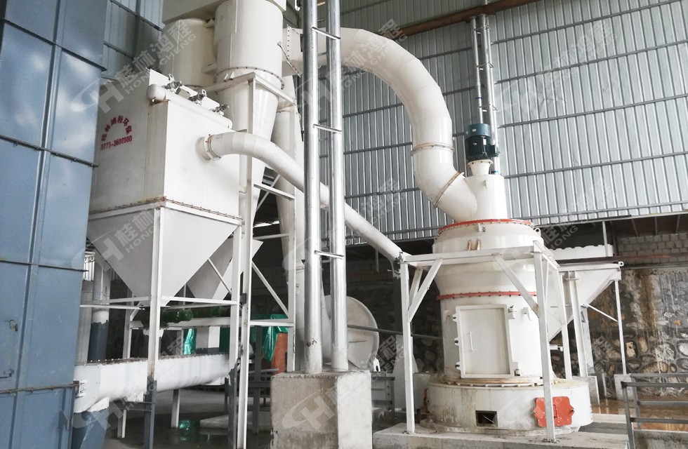 石灰粉生產(chǎn)線設備:HC擺式磨粉機 HC1700Q石灰粉生產(chǎn)線設備:HC擺式磨粉機